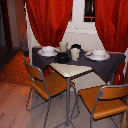 Amazing Studio Next To Center 10 Minutes Walk No1 아파트 *