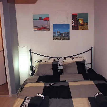 Amazing Studio Next To Center 10 Minutes Walk No1 아파트